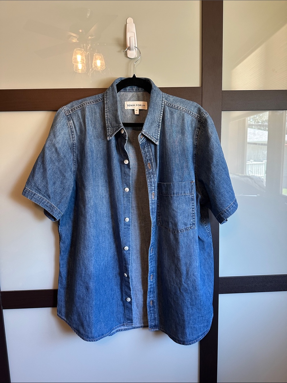 Aritzia Denim Forum The 90’s Women’s Vintage Denim Button-Up Shirt size L